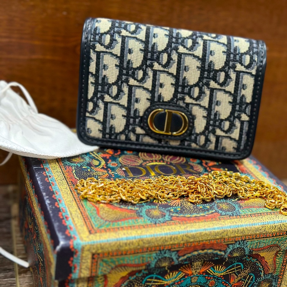 Unused Dior Montaigne Nano Pouch